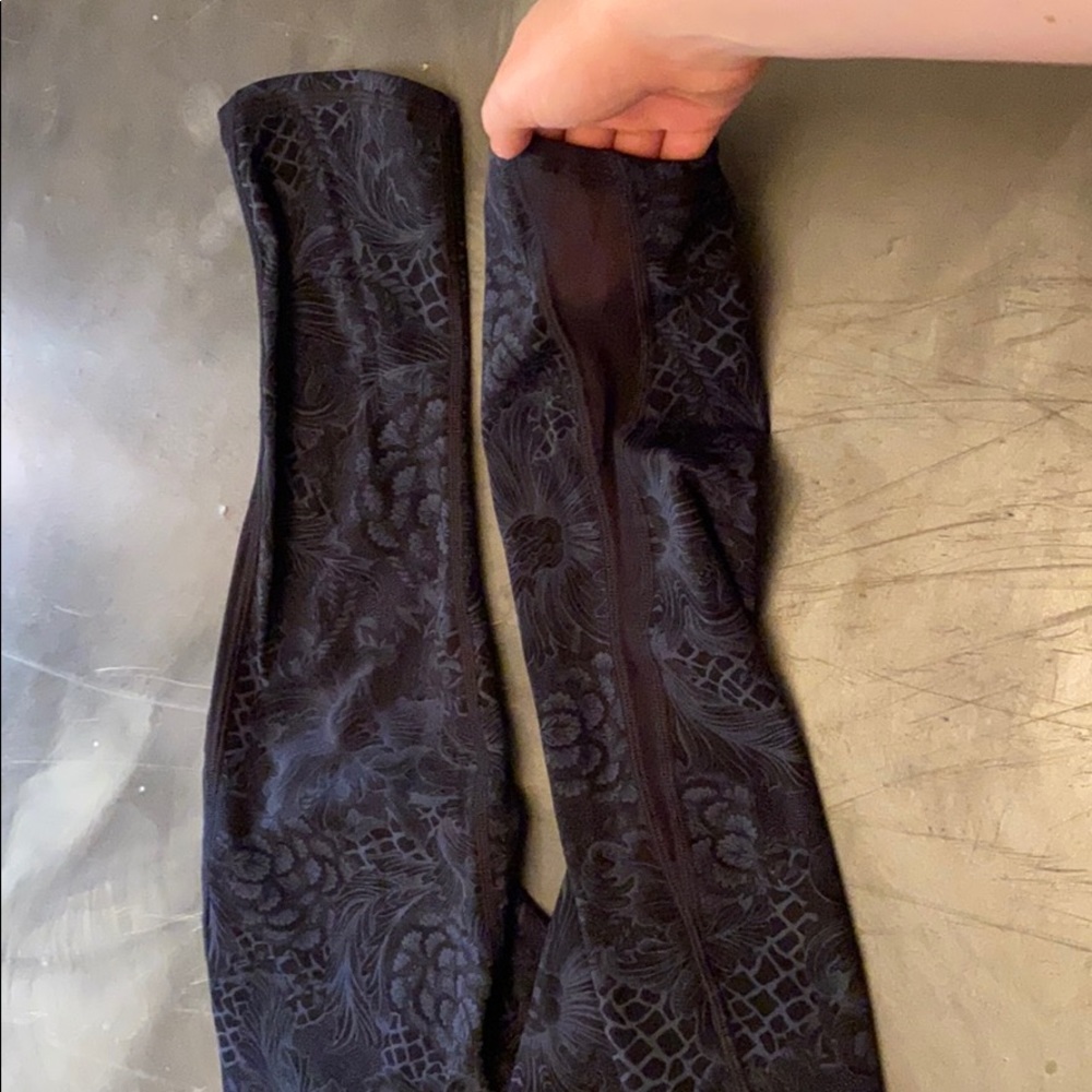 Lululemon capris - Picture 3 of 5